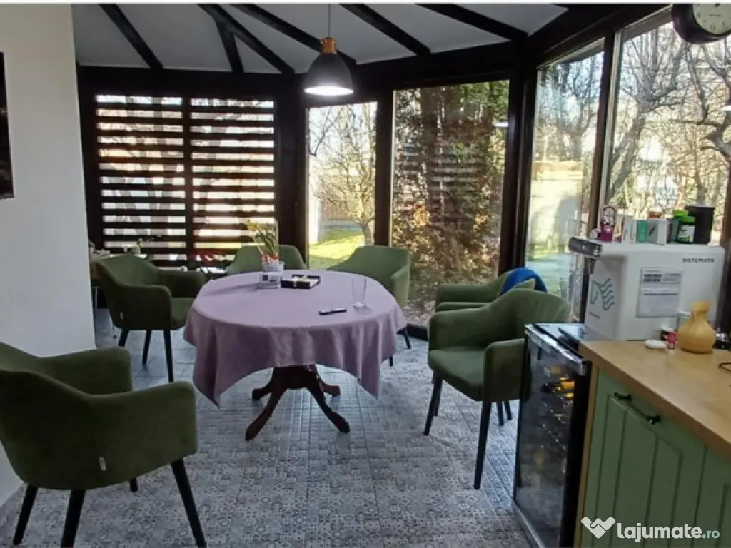 Apartament 4 camere cu curte proprie,la casa 