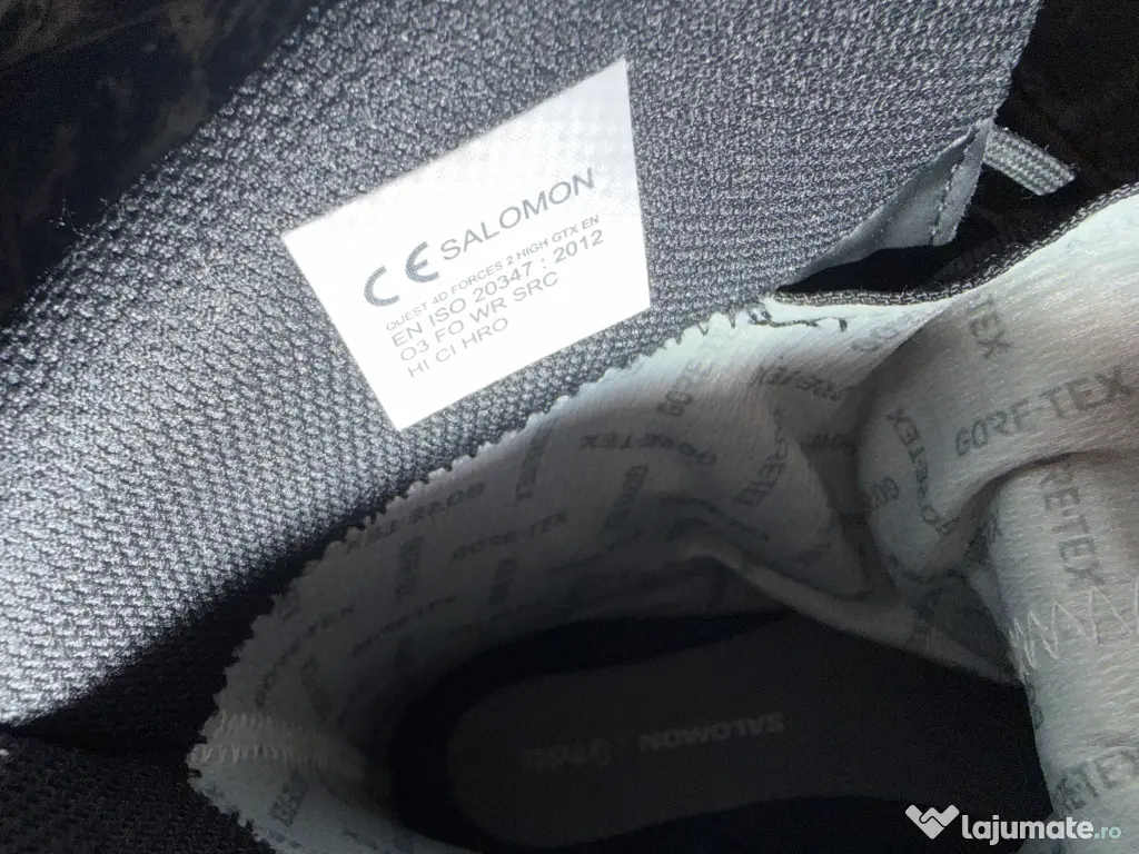 Vând bocanci Salomon 