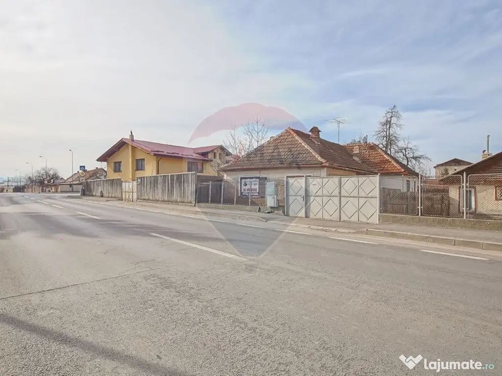 Casă cu două corpuri+teren 230 mp De Vanzare, Strada Ca... 