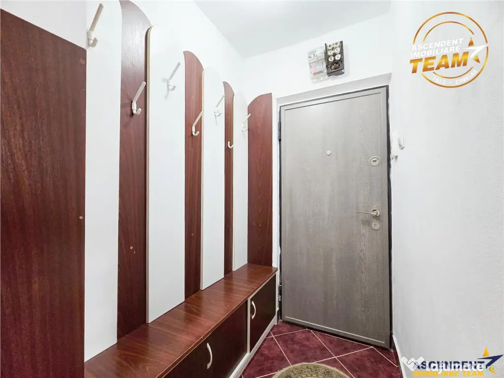 Apartament decomandat, mobilat, utilat, 3 camere, Ciucului,