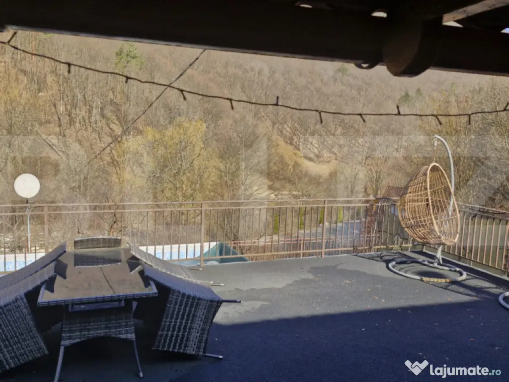 Cabana 5 camere, 140 mp utili, 3000 mp teren! 