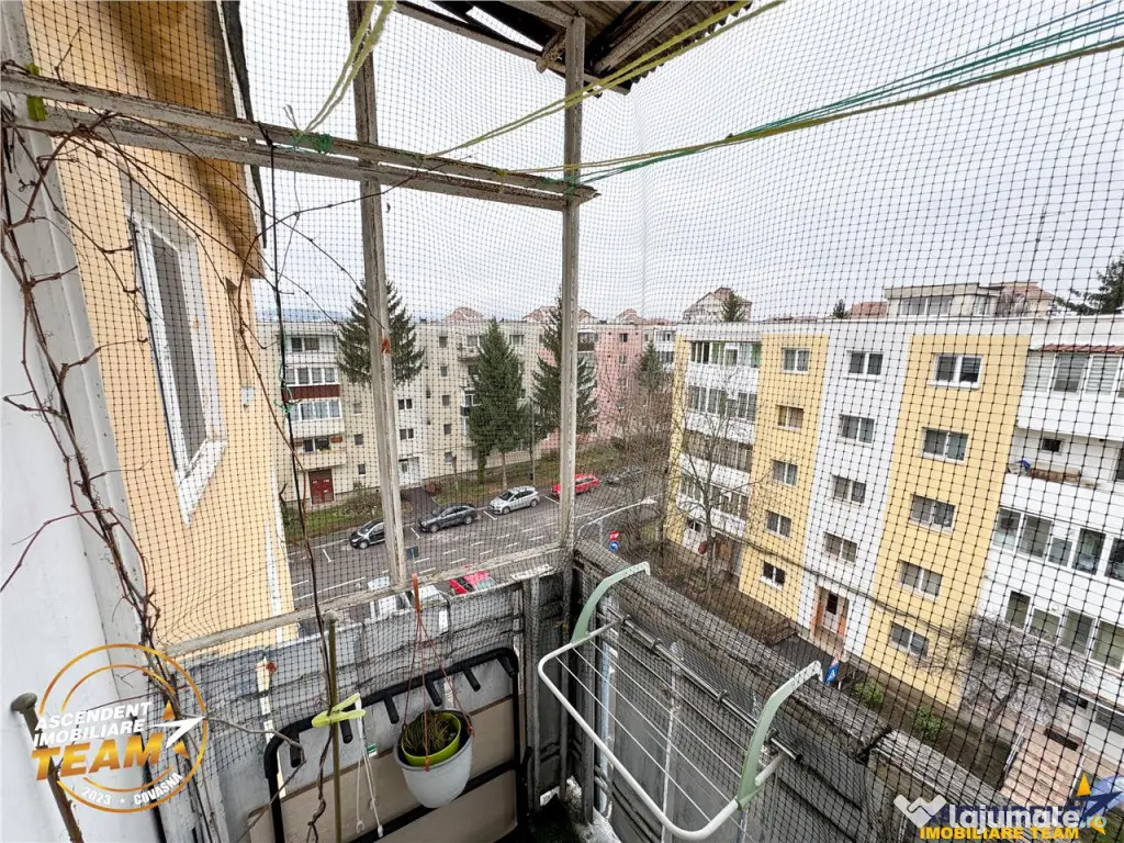 FILMTUR 3D!! Apartament cu 3 camere luminos, loc parcare, zo