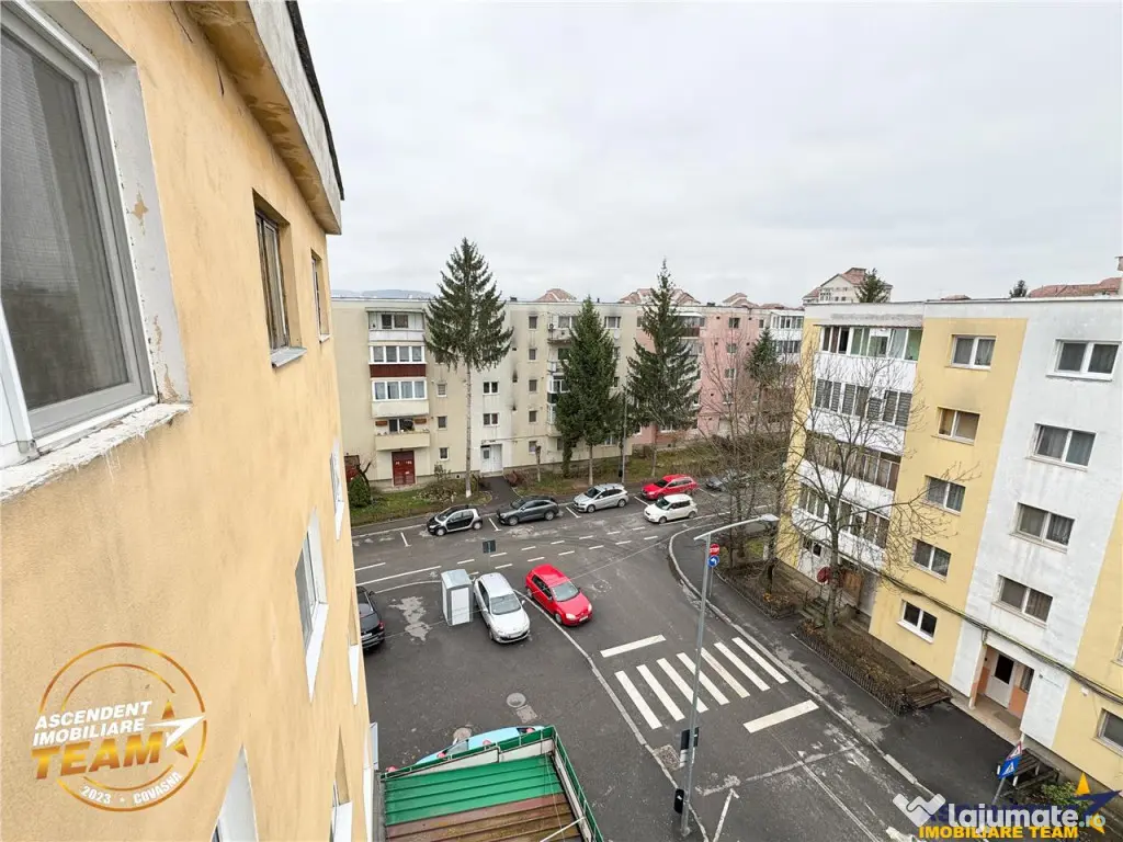 FILMTUR 3D!! Apartament cu 3 camere luminos, loc parcare, zo