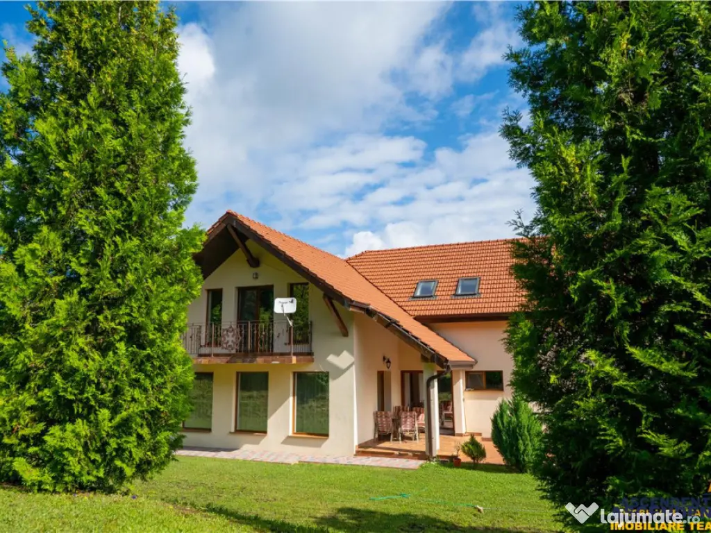 FILM! Resedinta nobiliara, in inima coltului verde al Vaii N 