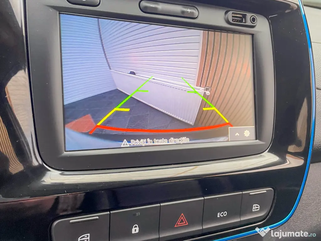 Dacia Duster . Benzina . 4x4 la Buton . Garantie 12 luni . Buy-Back . Livrare 