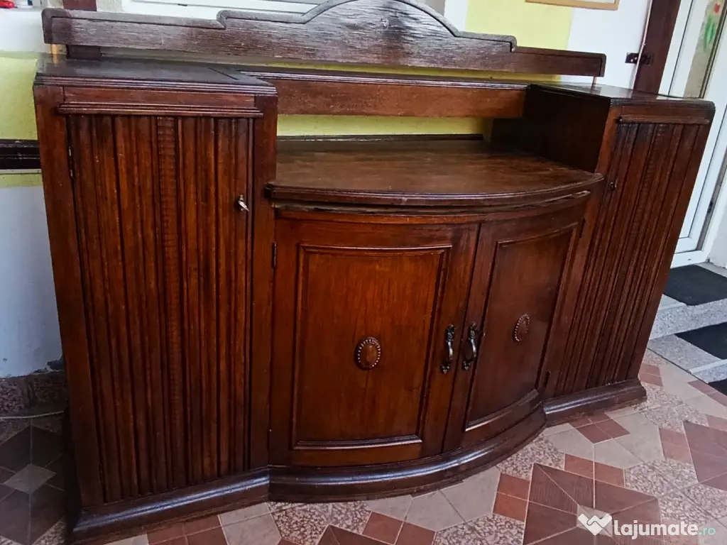 Vand bufet de lemn natur,vechime peste 100 de ani,bine intretinut. 