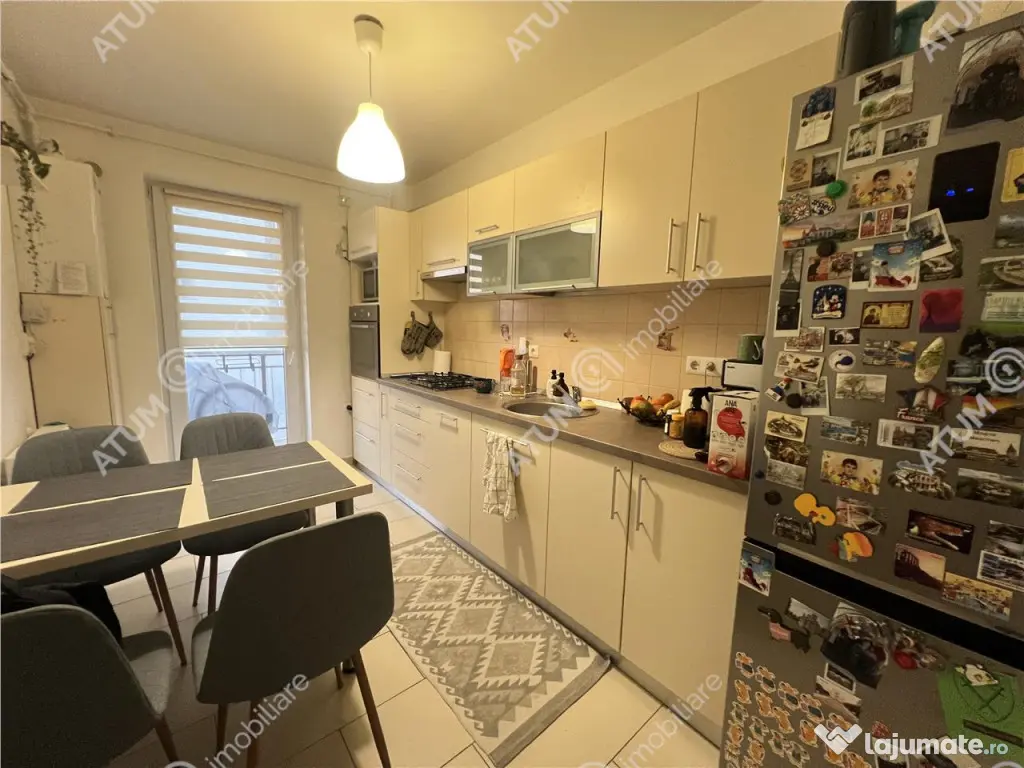 Apartament cu 3 camere 2 bai 2 balcoane etaj 2 zona Turnisor 