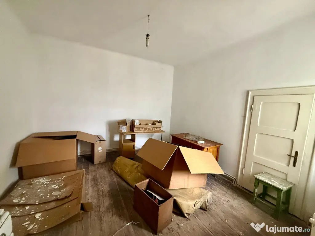 A/1678 De vânzare casă curte comună în Tg Mureș - Semicentral 