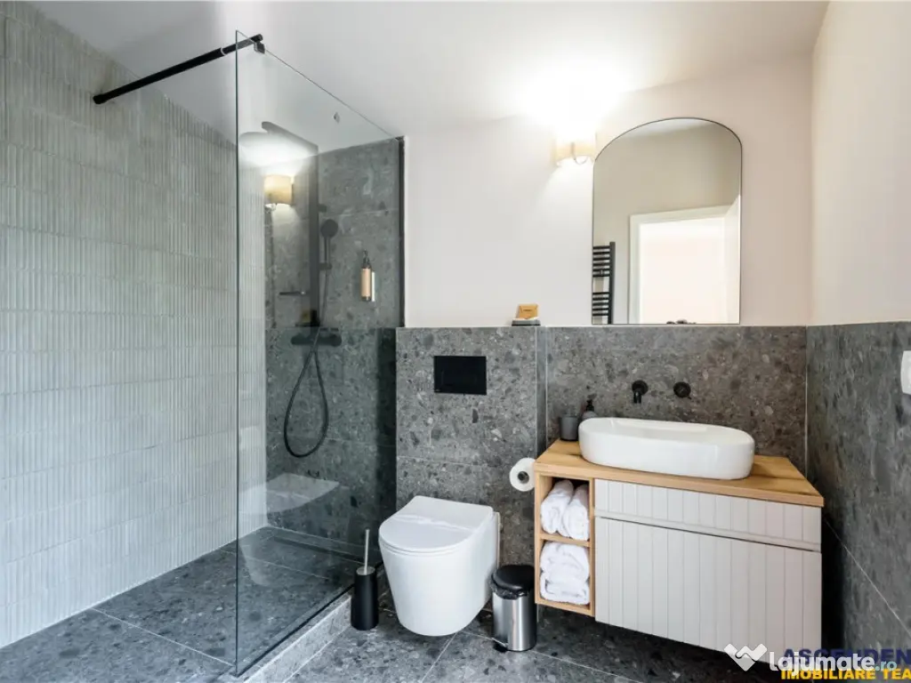 FILM! Vila de poveste, in centrul Brasovului, pe Drumul Ceta 