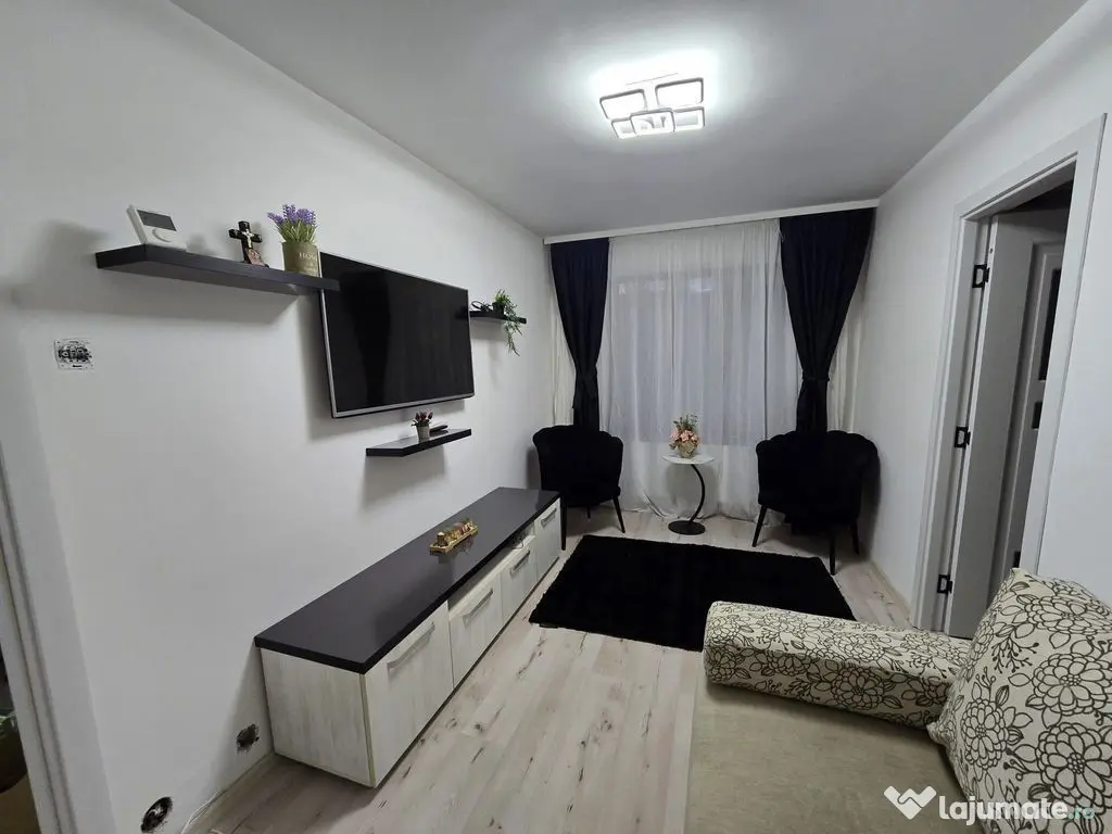 3 camere, Liceul Decebal, renovat. 