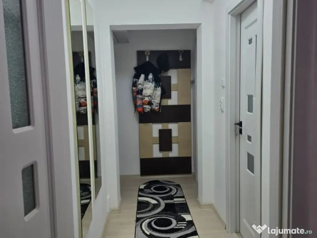 3 camere, Liceul Decebal, renovat. 