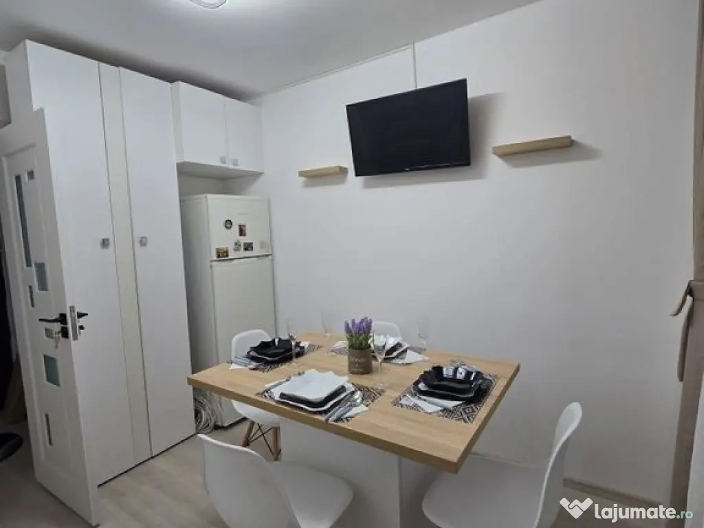 3 camere, Liceul Decebal, renovat. 