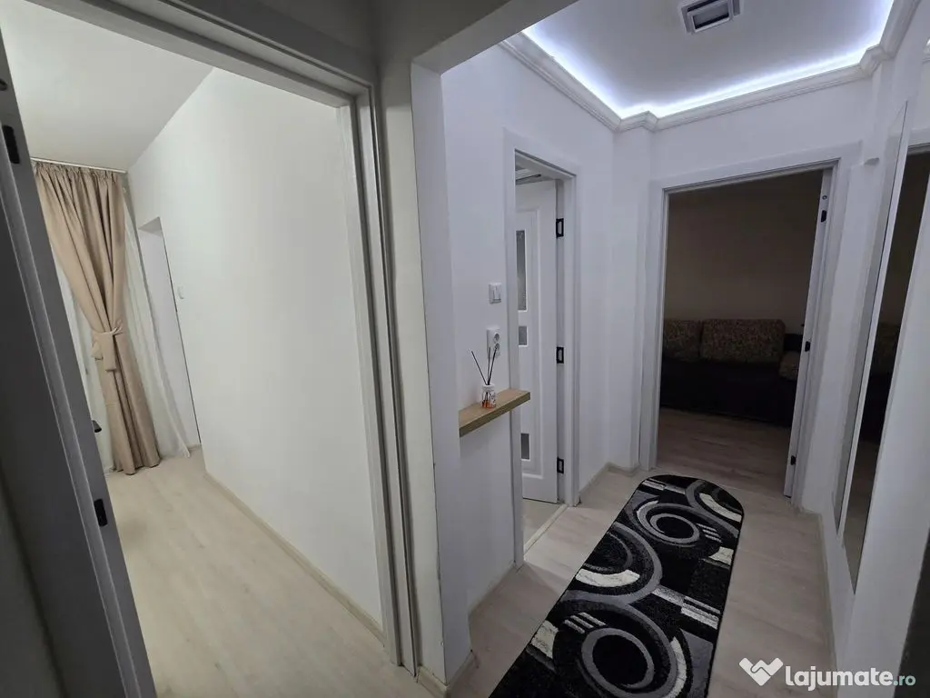 3 camere, Liceul Decebal, renovat. 