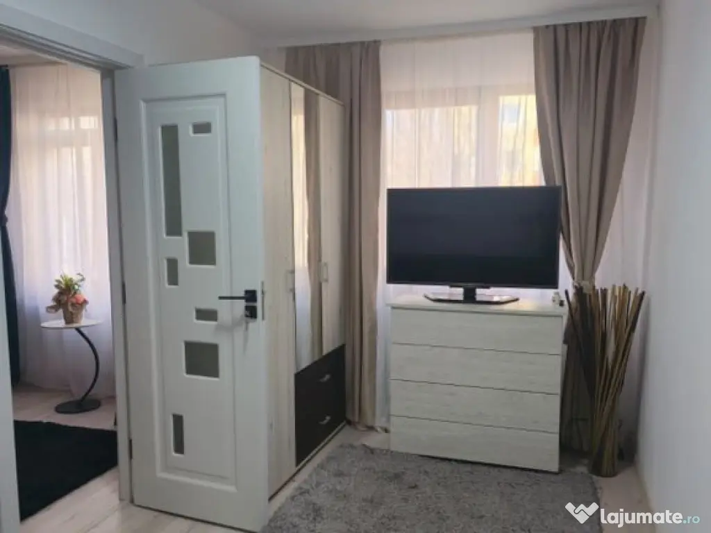 3 camere, Liceul Decebal, renovat. 