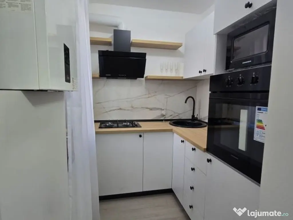 3 camere, Liceul Decebal, renovat. 