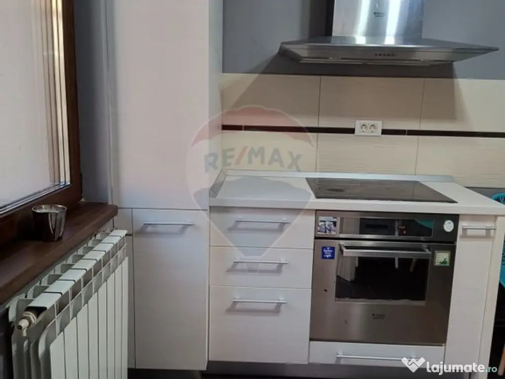 Apartament 2 camere, zona Teatrul de Stat, cu parcare pro... 