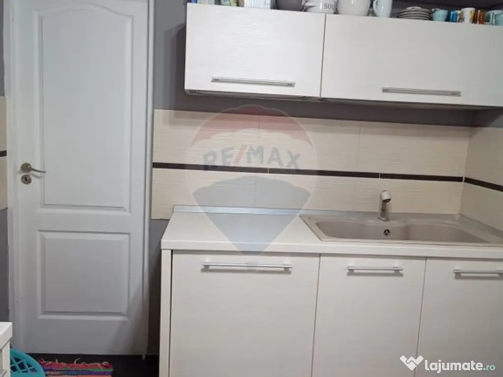 Apartament 2 camere, zona Teatrul de Stat, cu parcare pro... 