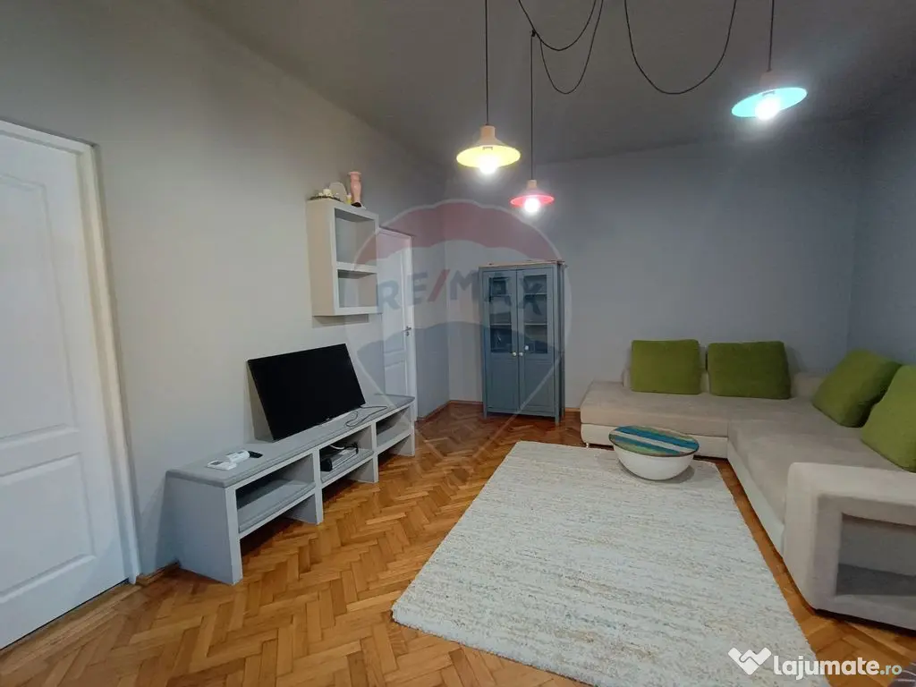 Apartament 2 camere, zona Teatrul de Stat, cu parcare pro... 