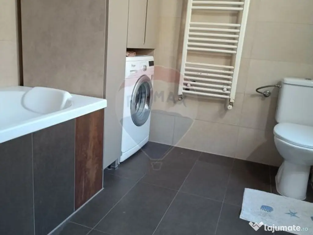 Apartament 2 camere, zona Teatrul de Stat, cu parcare pro... 