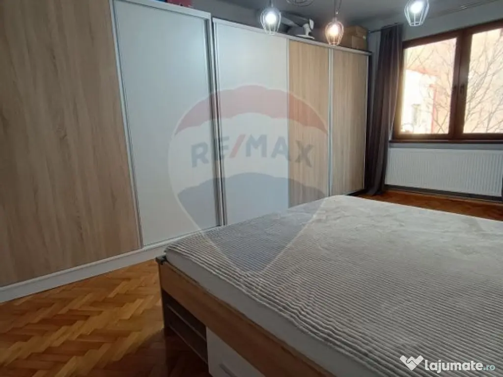 Apartament 2 camere, zona Teatrul de Stat, cu parcare pro... 