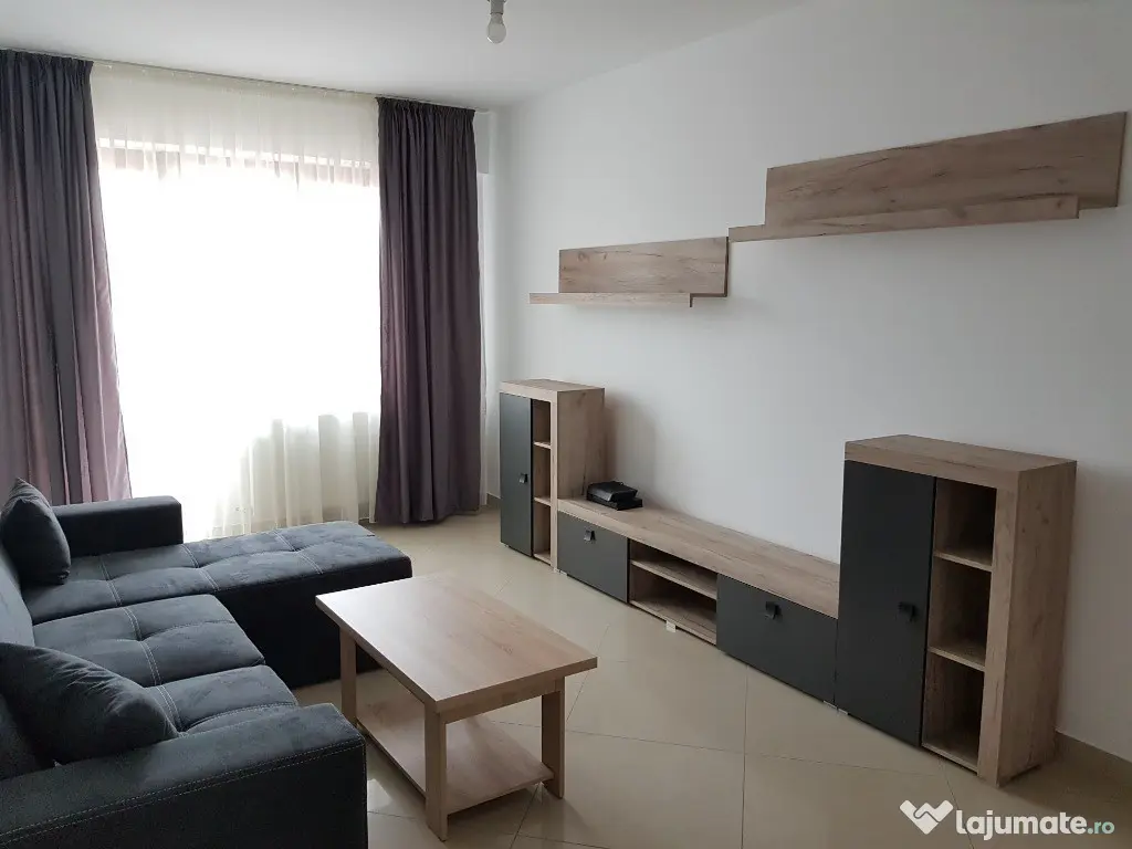 Inchiriez apartament 2 camere in Tecuci central cu parcare 