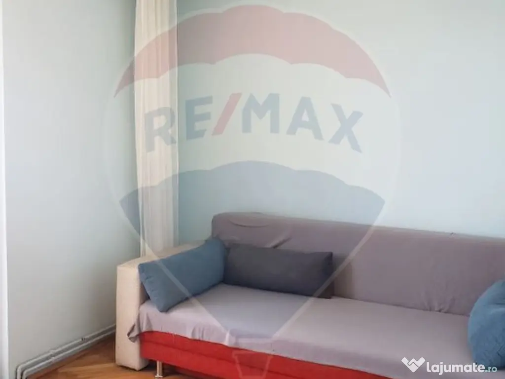 Apartament cu 3 camere in zona Polivalenta 