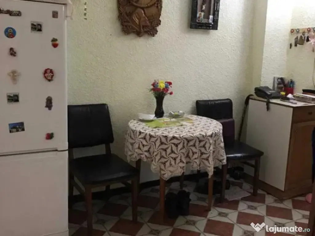 Apartament Cu 3 Camere Decomandate - Parter Zona Ultracentrala 