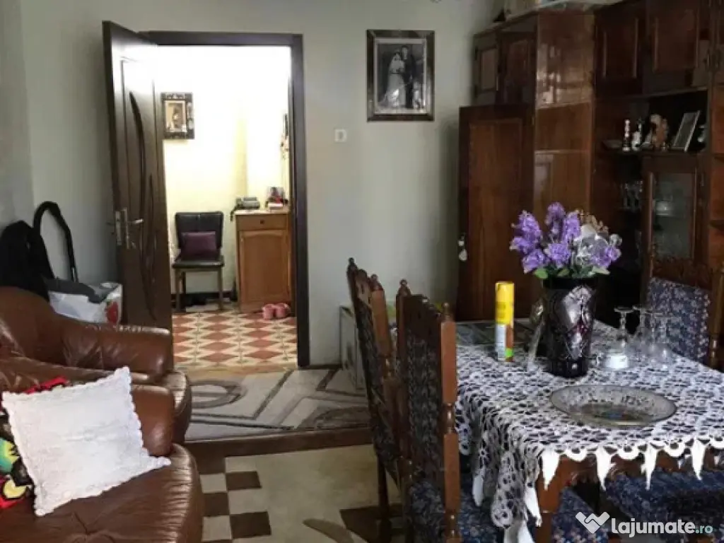 Apartament Cu 3 Camere Decomandate - Parter Zona Ultracentrala 