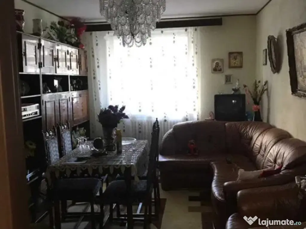 Apartament Cu 3 Camere Decomandate - Parter Zona Ultracentrala 