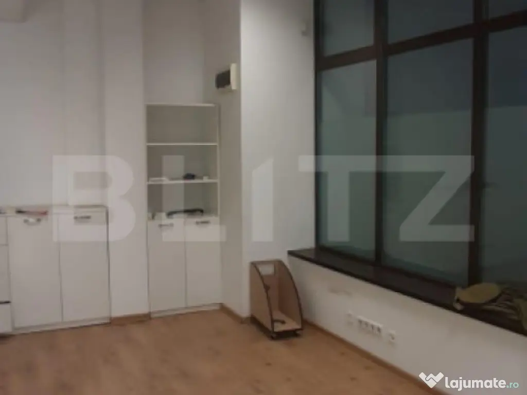 Spatiu prestari servicii, parter, strada principala, 220 mp 