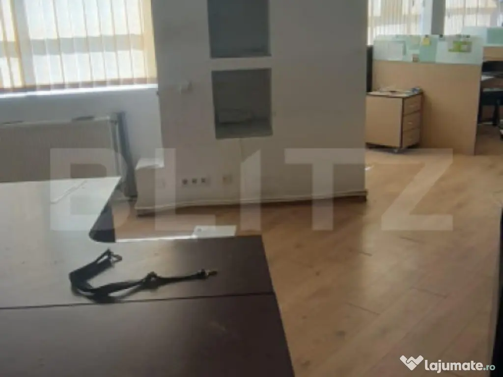 Spatiu prestari servicii, parter, strada principala, 220 mp 