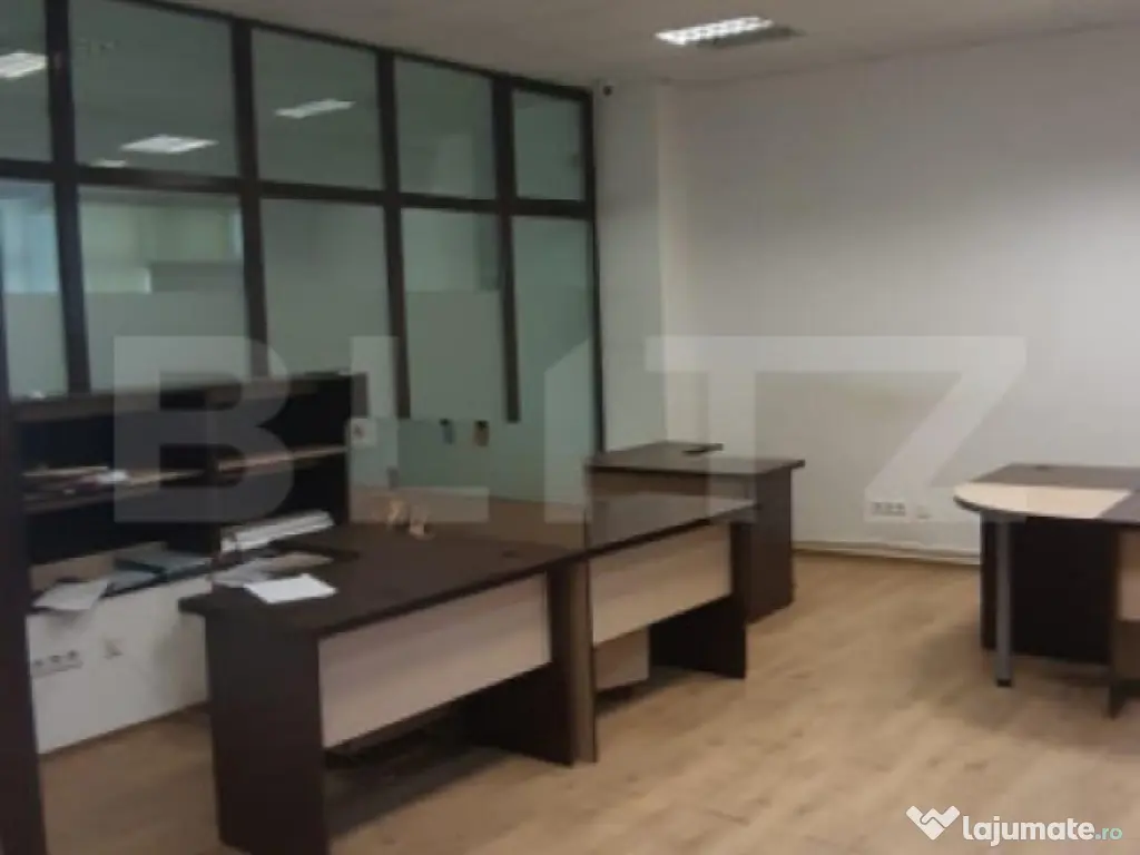 Spatiu prestari servicii, parter, strada principala, 220 mp 