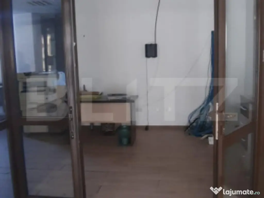 Spatiu prestari servicii, parter, strada principala, 220 mp 