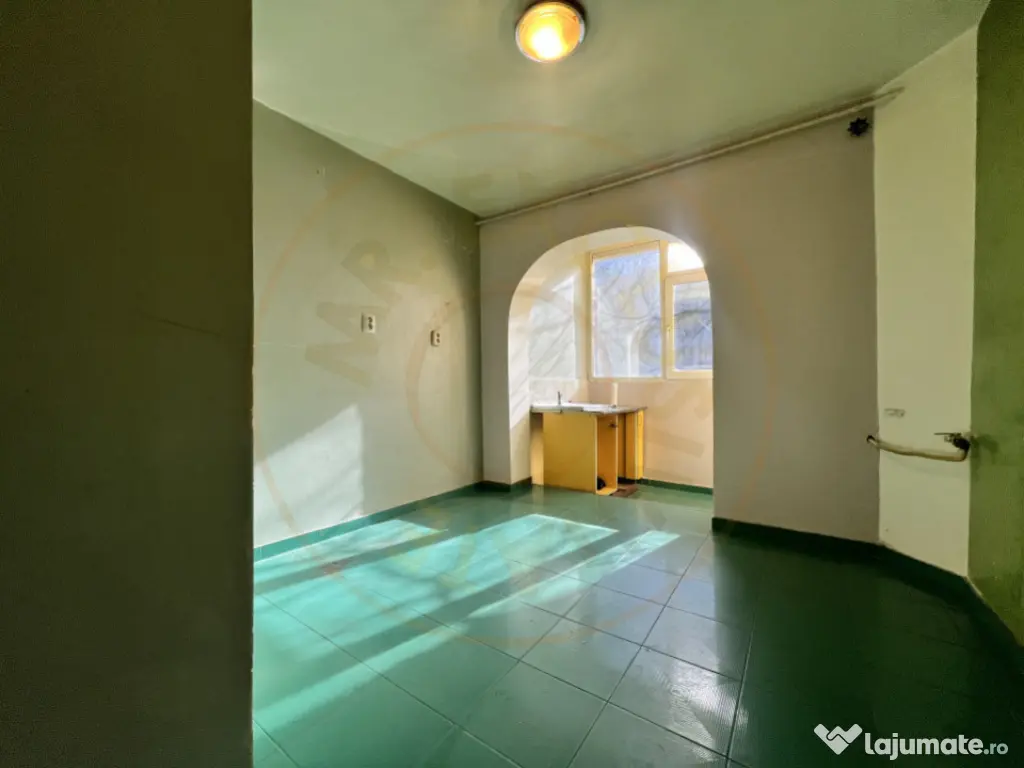 Apartament 3 camere parter zona Exercitiu-Pitesti 0% Comisio 