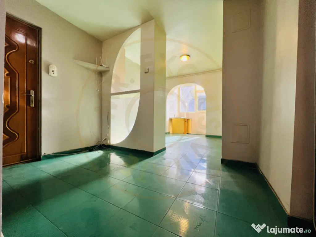 Apartament 3 camere parter zona Exercitiu-Pitesti 0% Comisio 