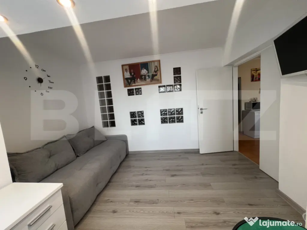 Apartament 3 camere, 60 mp, parcare, zona Sesul de Sus 