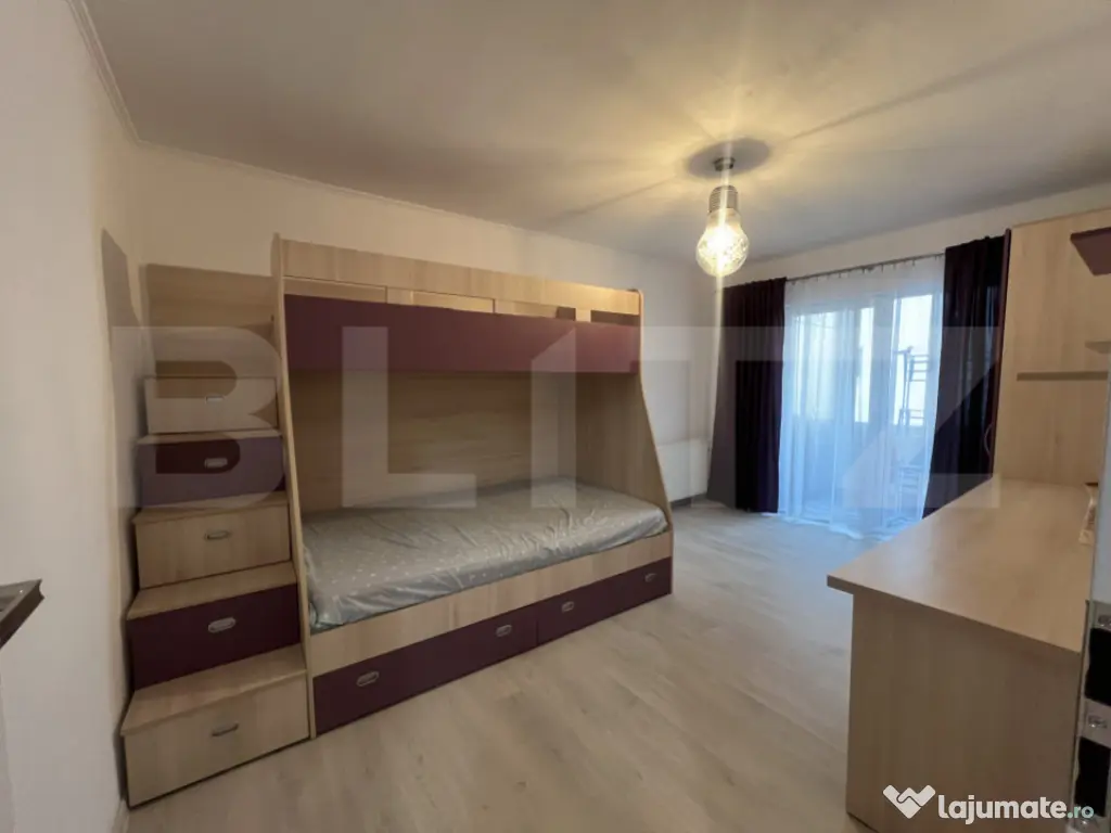 Apartament 3 camere, 60 mp, parcare, zona Sesul de Sus 