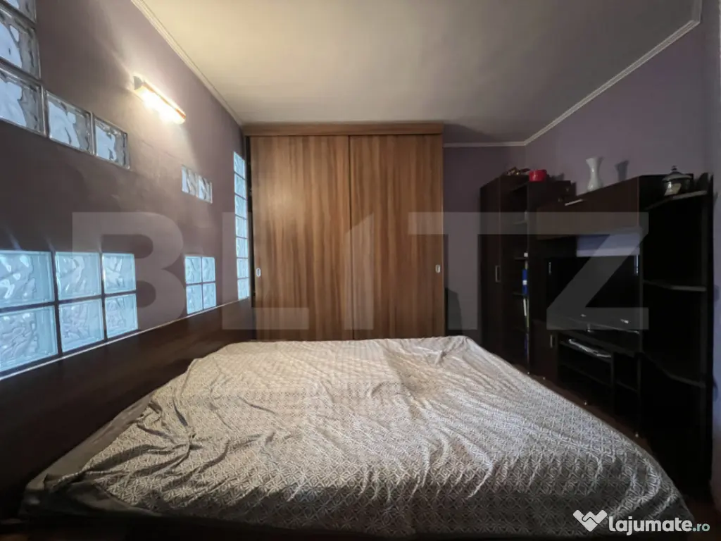 Apartament 3 camere, 60 mp, parcare, zona Sesul de Sus 