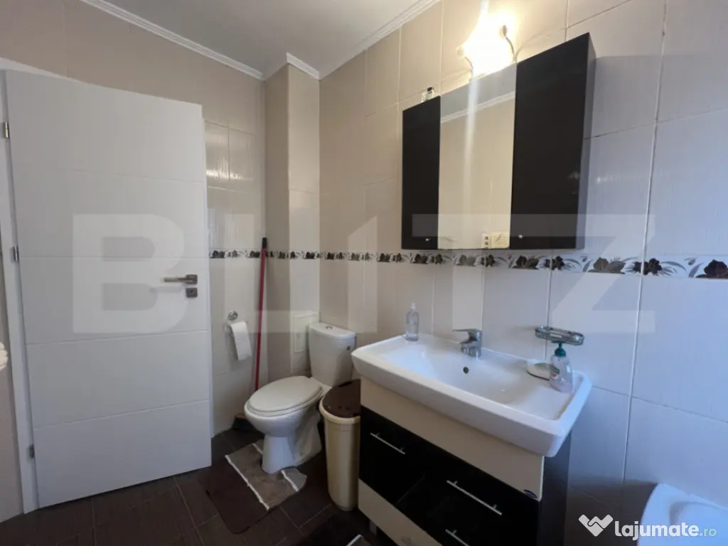 Apartament 3 camere, 60 mp, parcare, zona Sesul de Sus