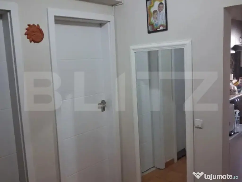 Apartament 3 camere, 60 mp, parcare, zona Sesul de Sus 