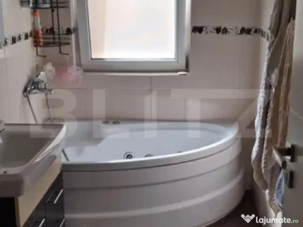 Apartament 3 camere, 60 mp, parcare, zona Sesul de Sus 