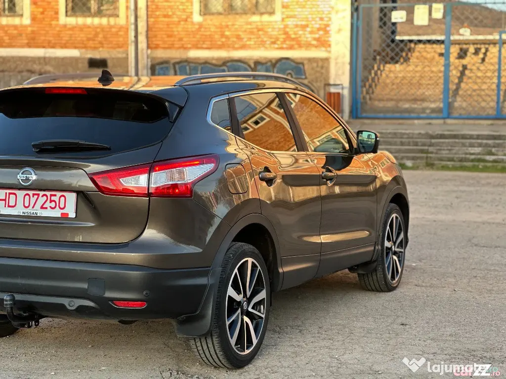 Nissan Qashqai Tekna+*navi*panoramic*benzina*piele*camere 360*BiXenon*2016*E 6 