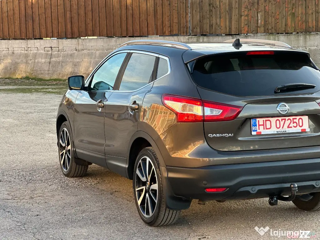 Nissan Qashqai Tekna+*navi*panoramic*benzina*piele*camere 360*BiXenon*2016*E 6 