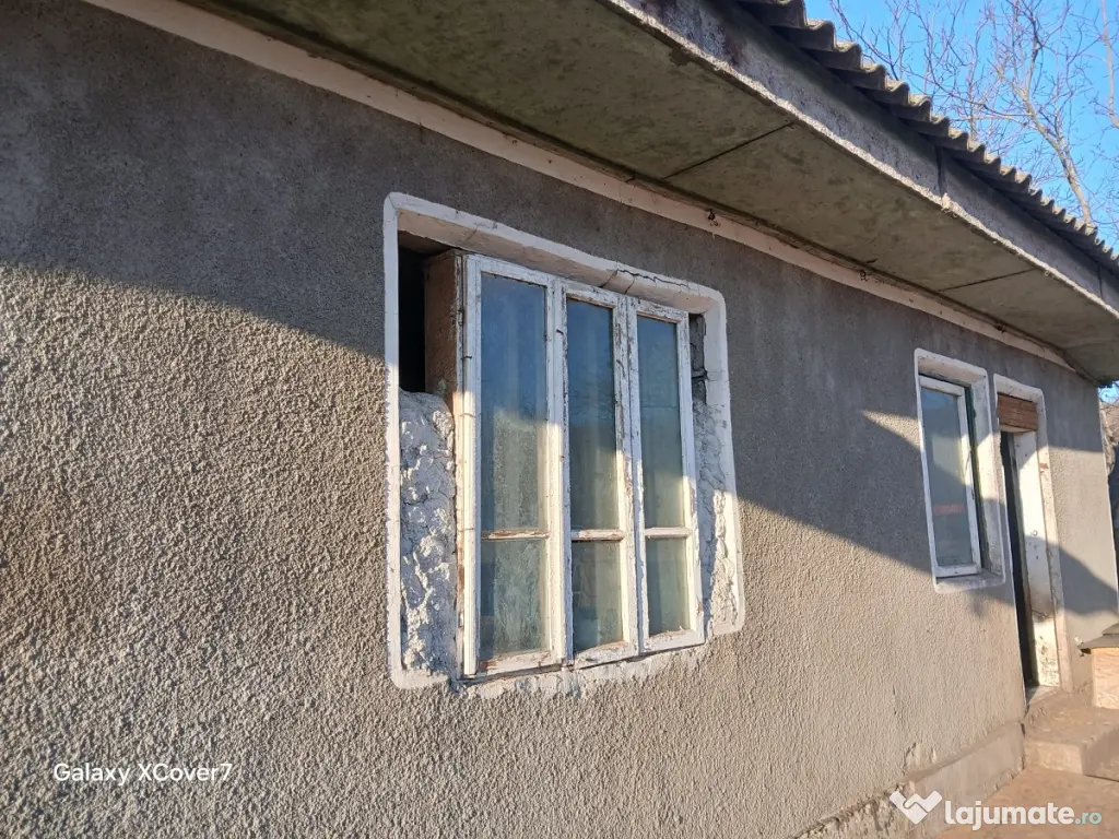 Casă cu teren de vânzare în Rădăcinești (Vrancea)