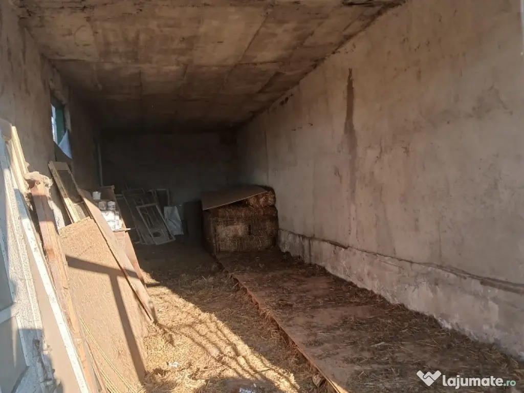 Casă cu teren de vânzare în Rădăcinești (Vrancea)