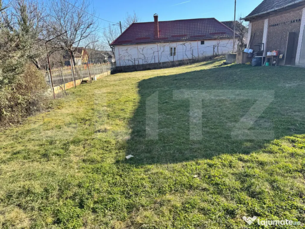 Casa in Voiniceni cu 12 ari de teren! La 7 Km de Tg.Mures! 