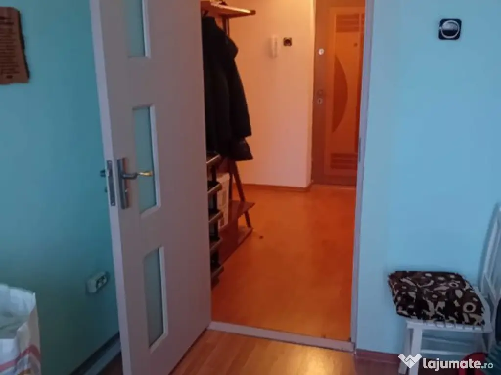 Apartament 3 camere, decomandat, Micro 20 