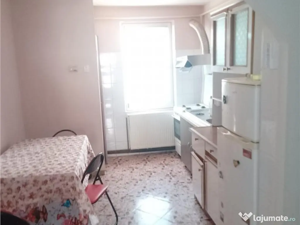 Apartament 2 camere decomandat 