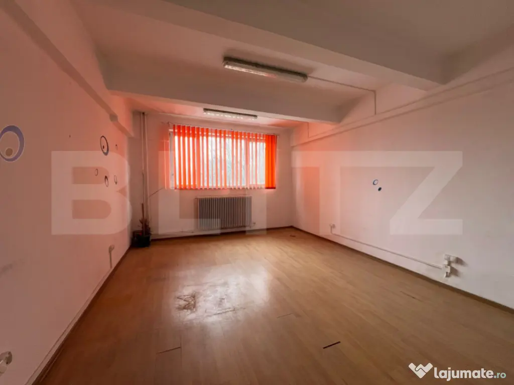 Spațiu de birou, 26 mp, zona P-ța 1 Mai