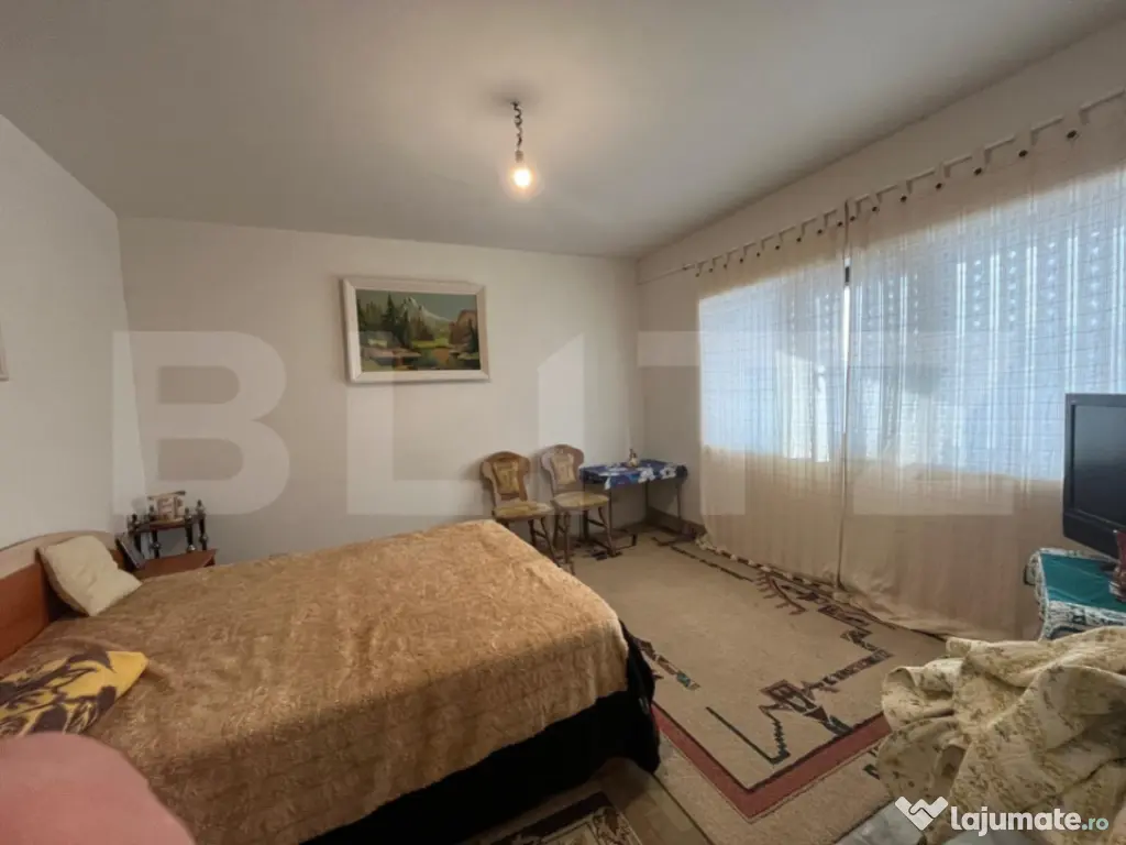 Casa cu etaj si mansarda, 5 camere, zona Santa, Mogosesti